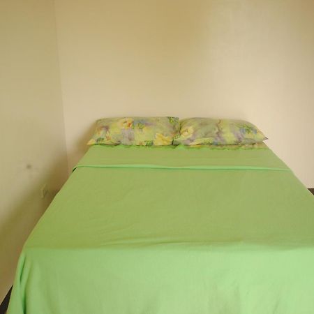 Jessar Apartelle Hotel Tagaytay City Exterior foto