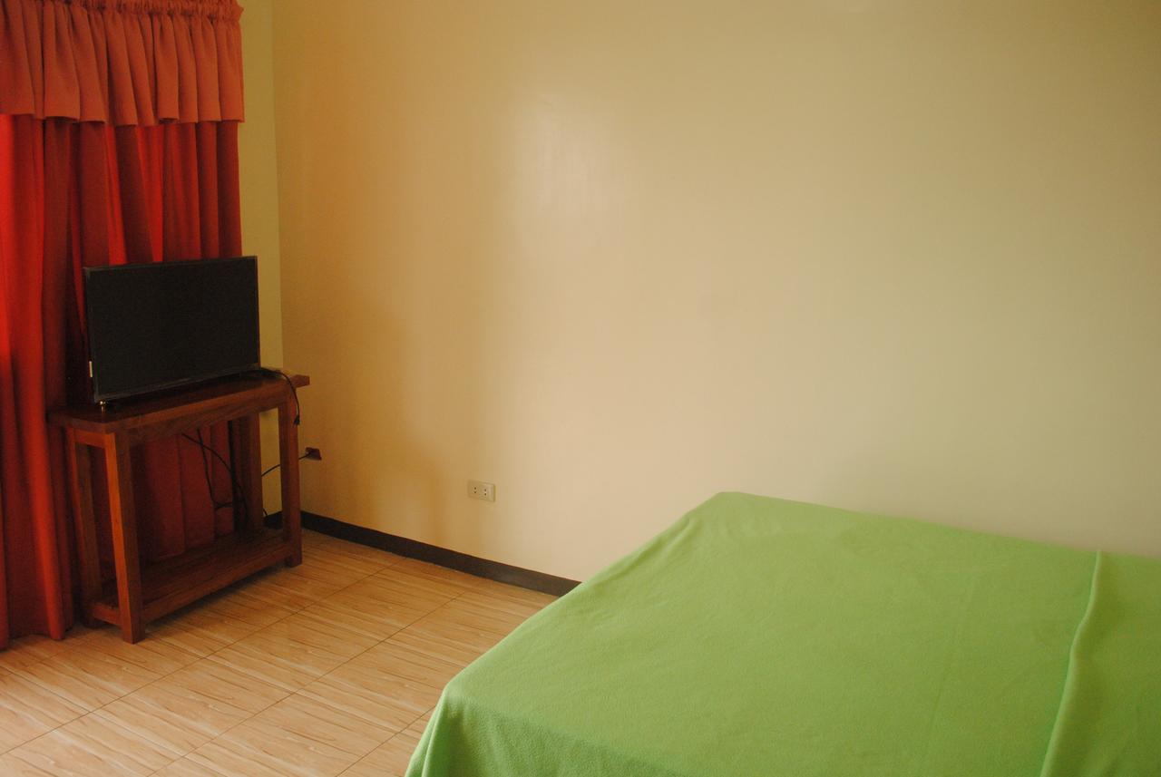 Jessar Apartelle Hotel Tagaytay City Exterior foto