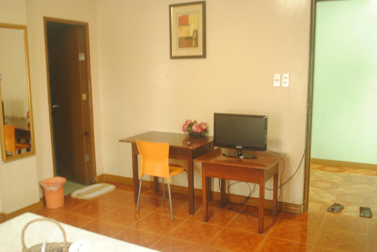 Jessar Apartelle Hotel Tagaytay City Exterior foto