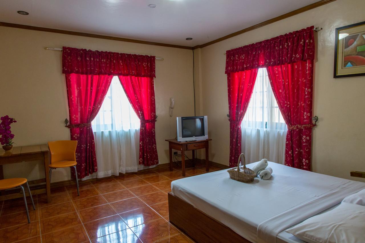 Jessar Apartelle Hotel Tagaytay City Exterior foto