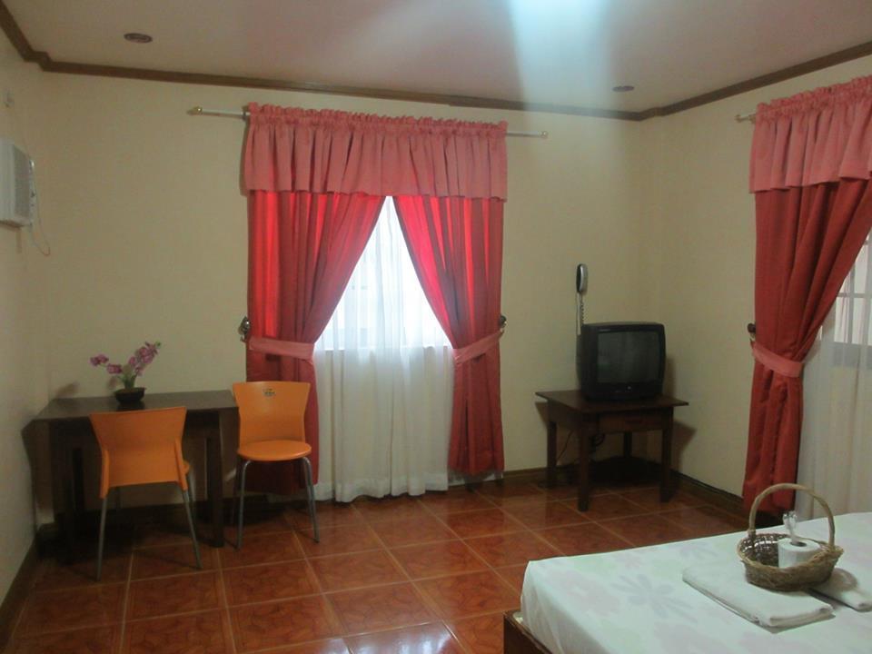 Jessar Apartelle Hotel Tagaytay City Exterior foto